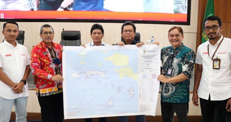 Penjabat Sekda Buka Konsultasi Publik Materi Teknis Ruang Perairan Pesisir Provinsi Maluku Penjabat Sekda Buka Konsultasi Publik Materi Teknis Ruang Perairan Pesisir Provinsi Maluku