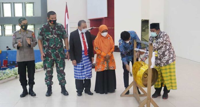 penjabat sekda si buka raker pb bkmm sultra2