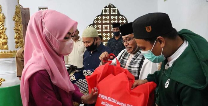 widya murad bebragi 11 likasi masjid