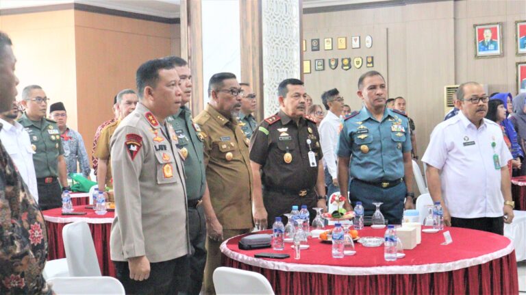Gubernur Hadiri Coffee Morning Yang Digelar Pangdam Bersama Kompenen Masyarakat Gubernur Hadiri Coffee Morning Yang Digelar Pangdam Bersama Kompenen Masyarakat