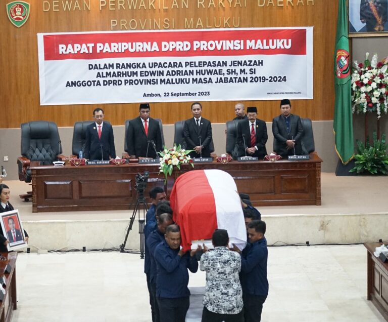Paripurna Pelepasan Jenazah Alm. Edwin Huwae Paripurna Pelepasan Jenazah Alm. Edwin Huwae