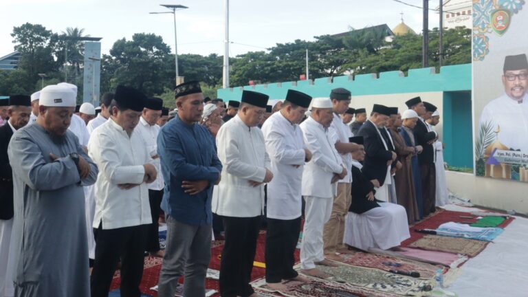 Setelah 25 Tahun Kembali Dilaksanakan Shalat Ied di Lapangan Merdeka Ambon