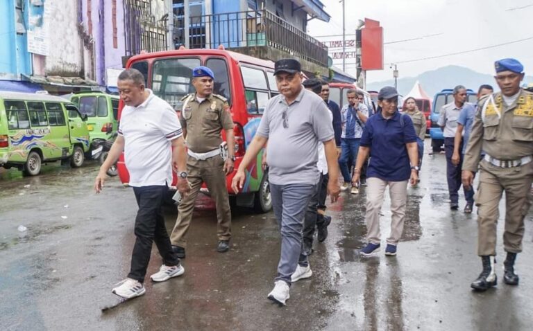 Tinjau Harga Bapok, Pj. Wali Kota ‘Turun’ Ke Pasar Mardika
