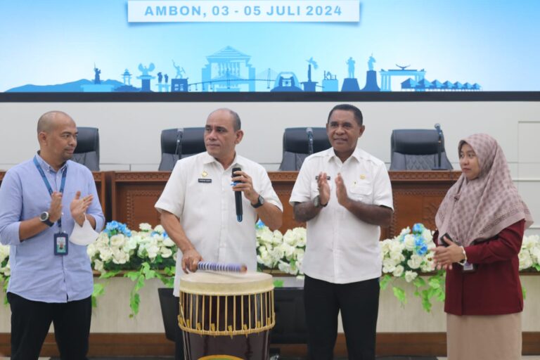 Sabirin Buka Bimtek Penyusunan SPBE