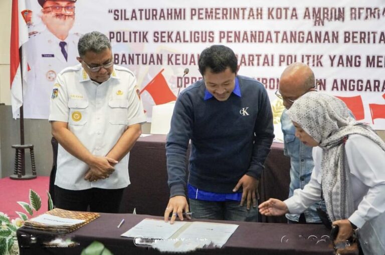 Pemkot Ambon Salurkan Bantuan Keuangan Ke Partai politik Pemkot Ambon Salurkan Bantuan Keuangan Ke Partai politik
