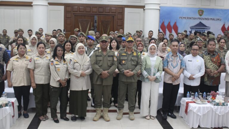 Wagub Hadiri Temu Gubernur dengan Satpol PP se- Maluku Wagub Hadiri Temu Gubernur dengan Satpol PP se- Maluku