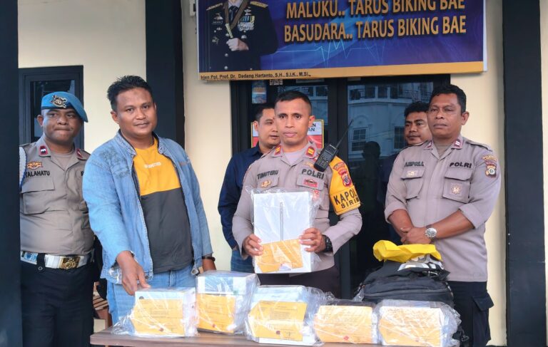 18 HP dan Laptop Hampir Raib, Polsek Sirimau Tangkap Pelaku Pencurian di PT Solusi Intira Sejahtera 18 HP dan Laptop Hampir Raib, Polsek Sirimau Tangkap Pelaku Pencurian di PT Solusi Intira Sejahtera