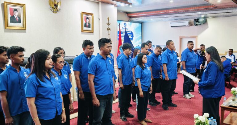 Pelantikan DPAC GAMKI Se-Kota Ambon: Desy Hallauw Tegaskan Jabatan Adalah Amanah untuk Melayani Pelantikan DPAC GAMKI Se-Kota Ambon: Desy Hallauw Tegaskan Jabatan Adalah Amanah untuk Melayani